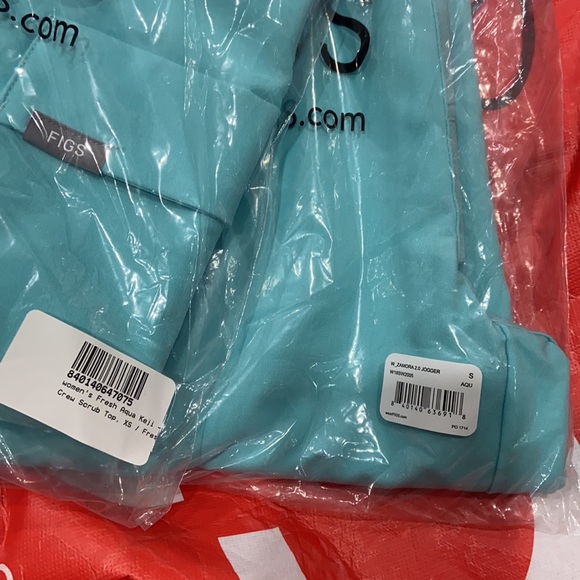 Figs Fresh Aqua Scrub Set - Picture 6 of 6